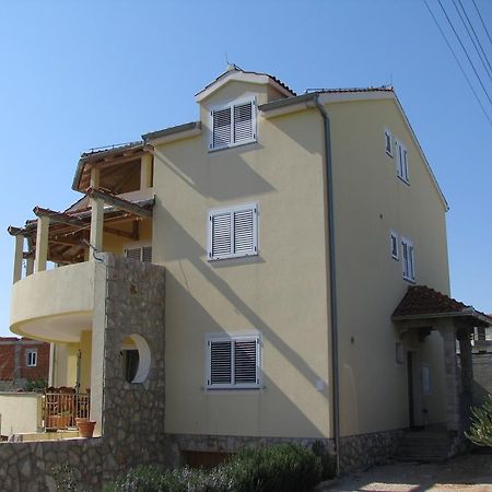 Apartment Megi Tribalj المظهر الخارجي الصورة