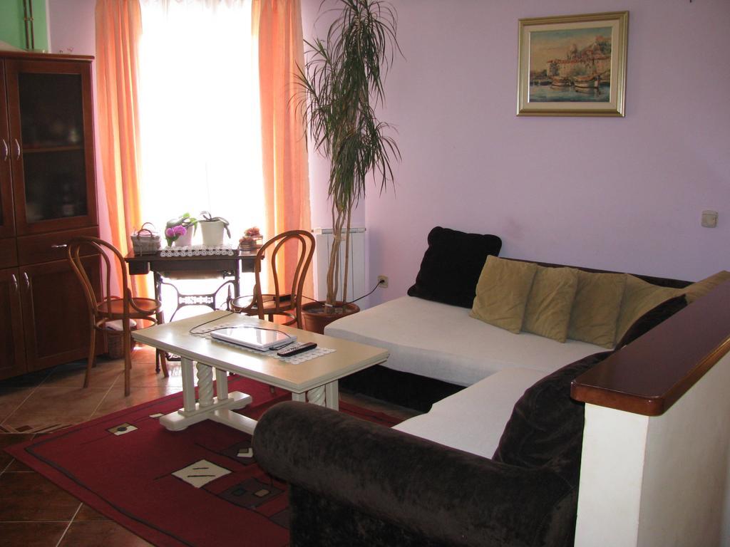 Apartment Megi Tribalj الغرفة الصورة
